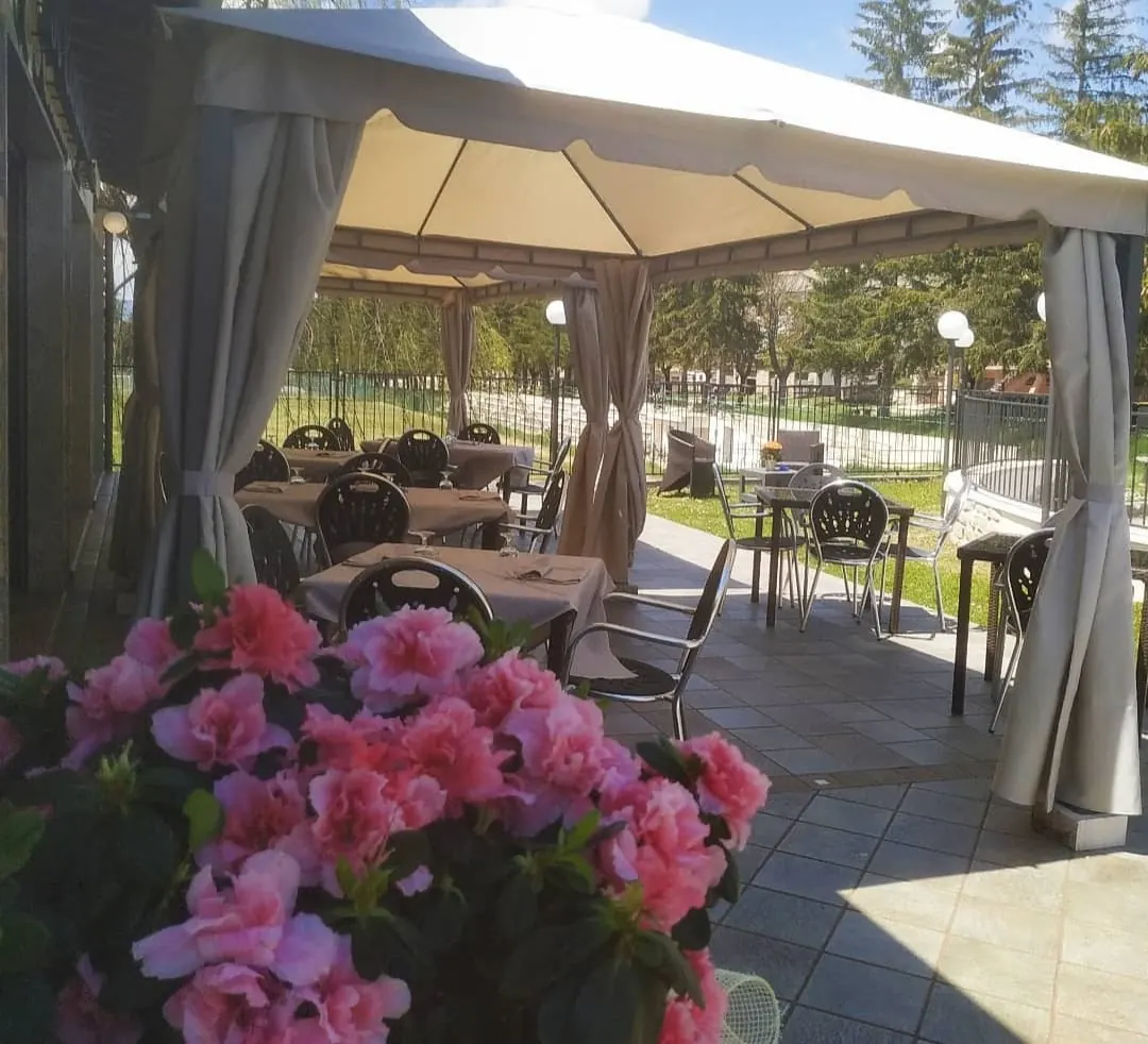 Gazebo esterno con vista sul verde