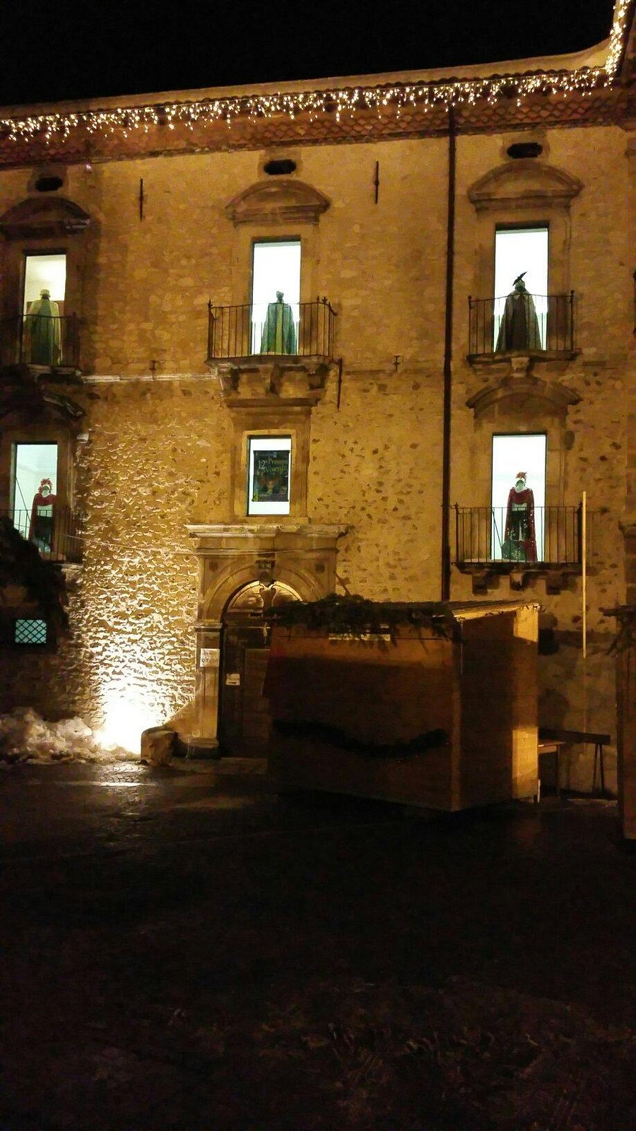 La locanda illuminata di sera